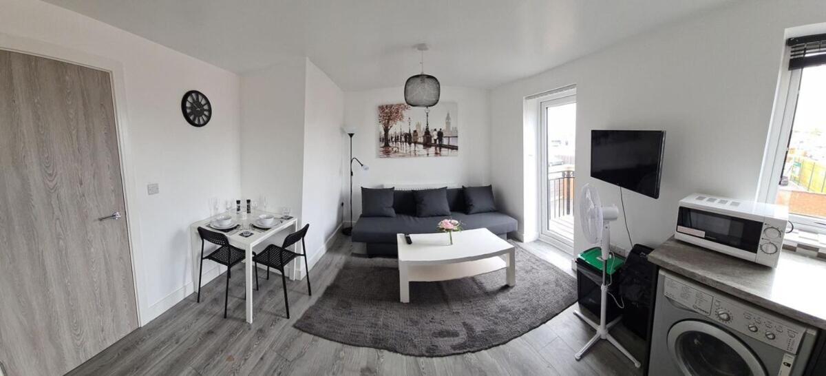 Sav Nottingham Road - 1 Bed Flat *